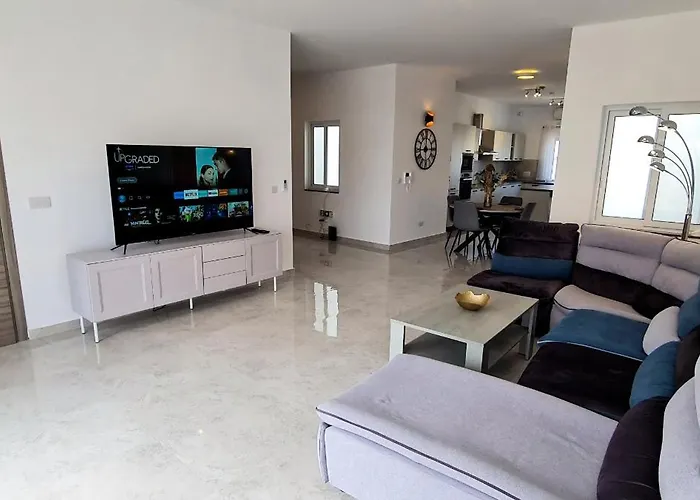 Seaside Serenity - Luxe Penthouse - Near The Beach By Quicktrips